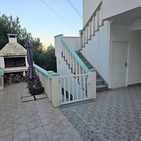 Apartments Zemunik 奥米什 外观 照片